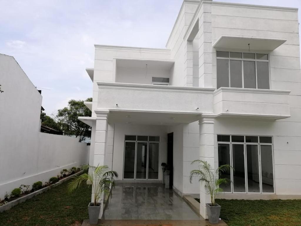 Vidushi Home Minuwangoda Kültér fotó