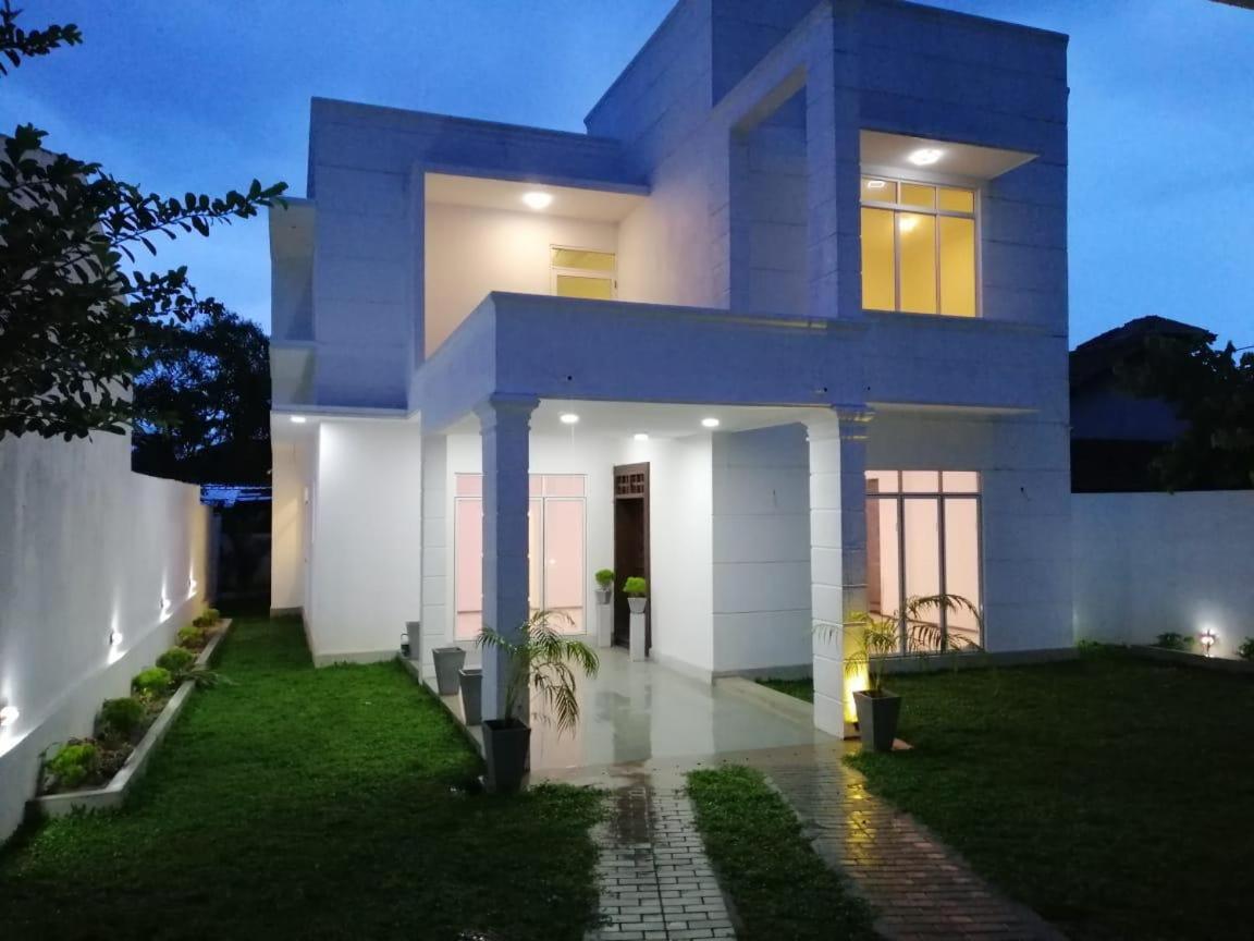 Vidushi Home Minuwangoda Kültér fotó